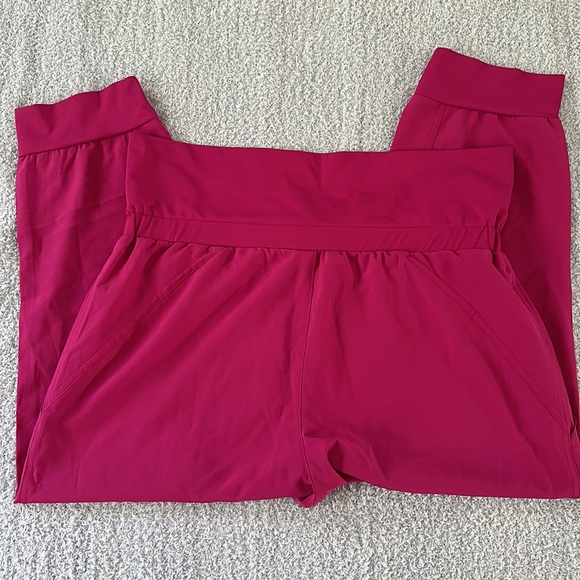 Fabletics Labaree capri jogger size L NWT - Picture 6 of 7